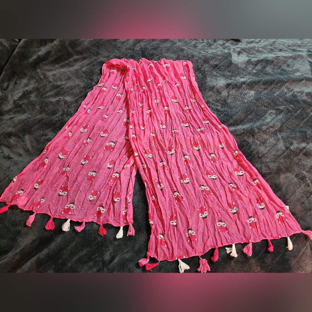 Girls scarf. Excellent condition.